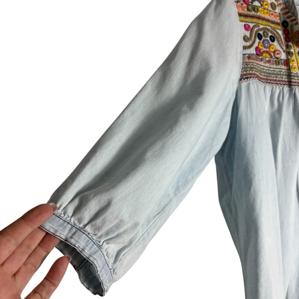 INTRO. Embroidered Tassel Tie Tunic in Light Wash Blue Size XL -- Flaw shown - Picture 8 of 13
